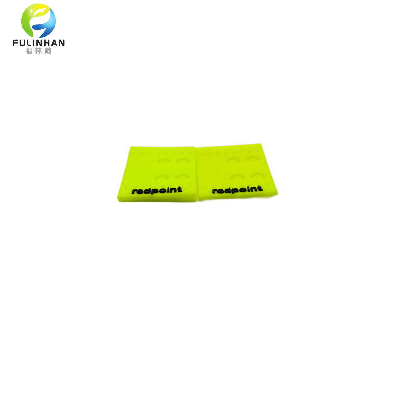 custom embossed clothes cap silicone patches